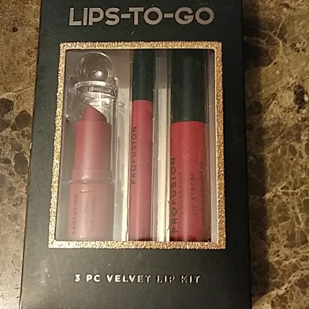Profusion lips-to-go velvet lip kit